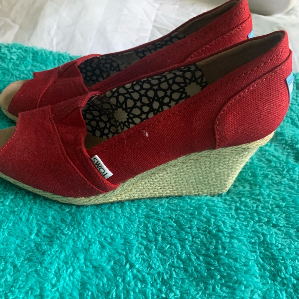 Toms Calypso Red Canvas Espadrille Wedges Size 9 - image 2